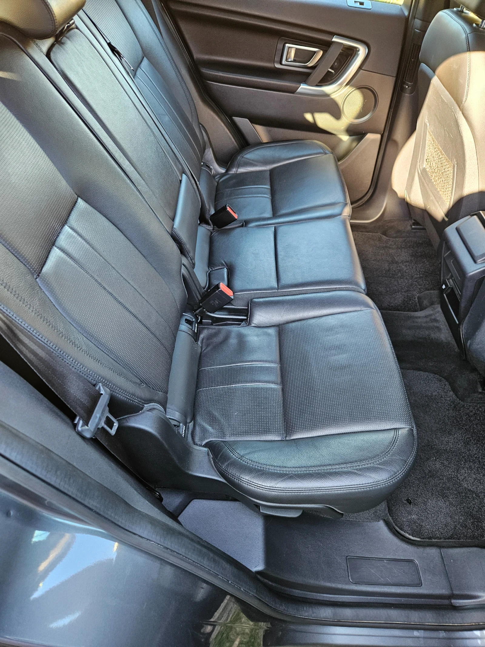 Land Rover Discovery Sport, снимка 9 - Автомобили и джипове - 56131530