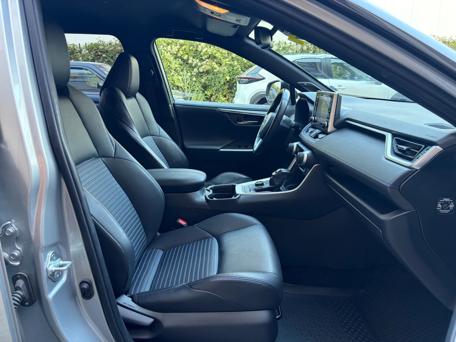 Toyota Rav4 2.5 Hybrid AWD-i Luxury- в Гаранция, снимка 15 - Автомобили и джипове - 56201676