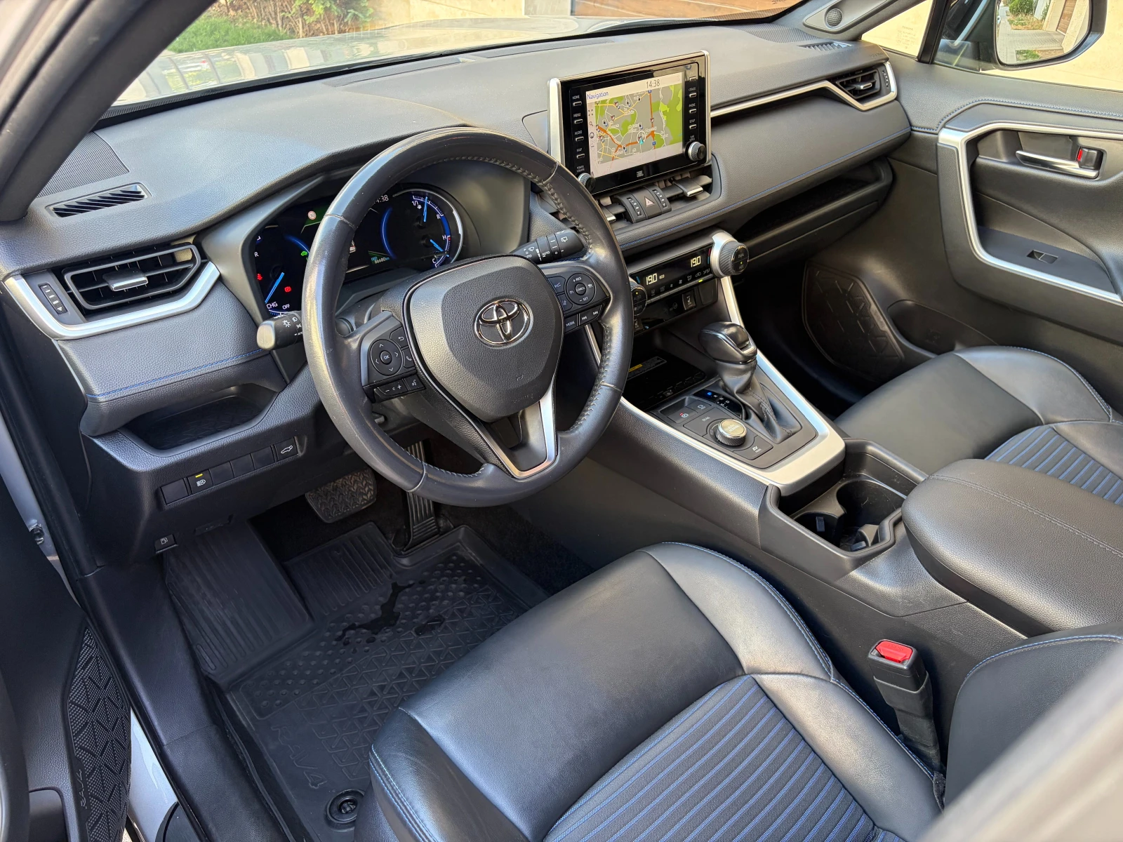 Toyota Rav4 2.5 Hybrid AWD-i Luxury- в Гаранция, снимка 7 - Автомобили и джипове - 56201676