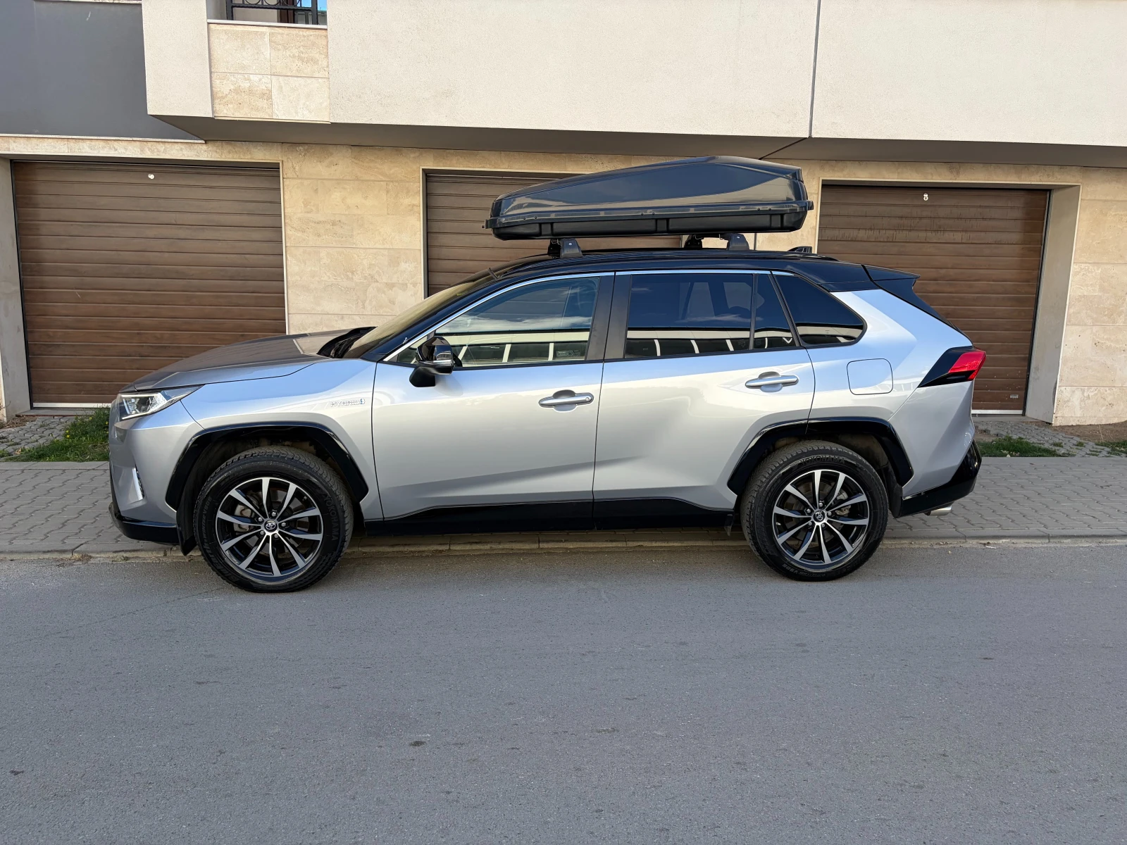 Toyota Rav4 2.5 Hybrid AWD-i Luxury- в Гаранция, снимка 5 - Автомобили и джипове - 56201676