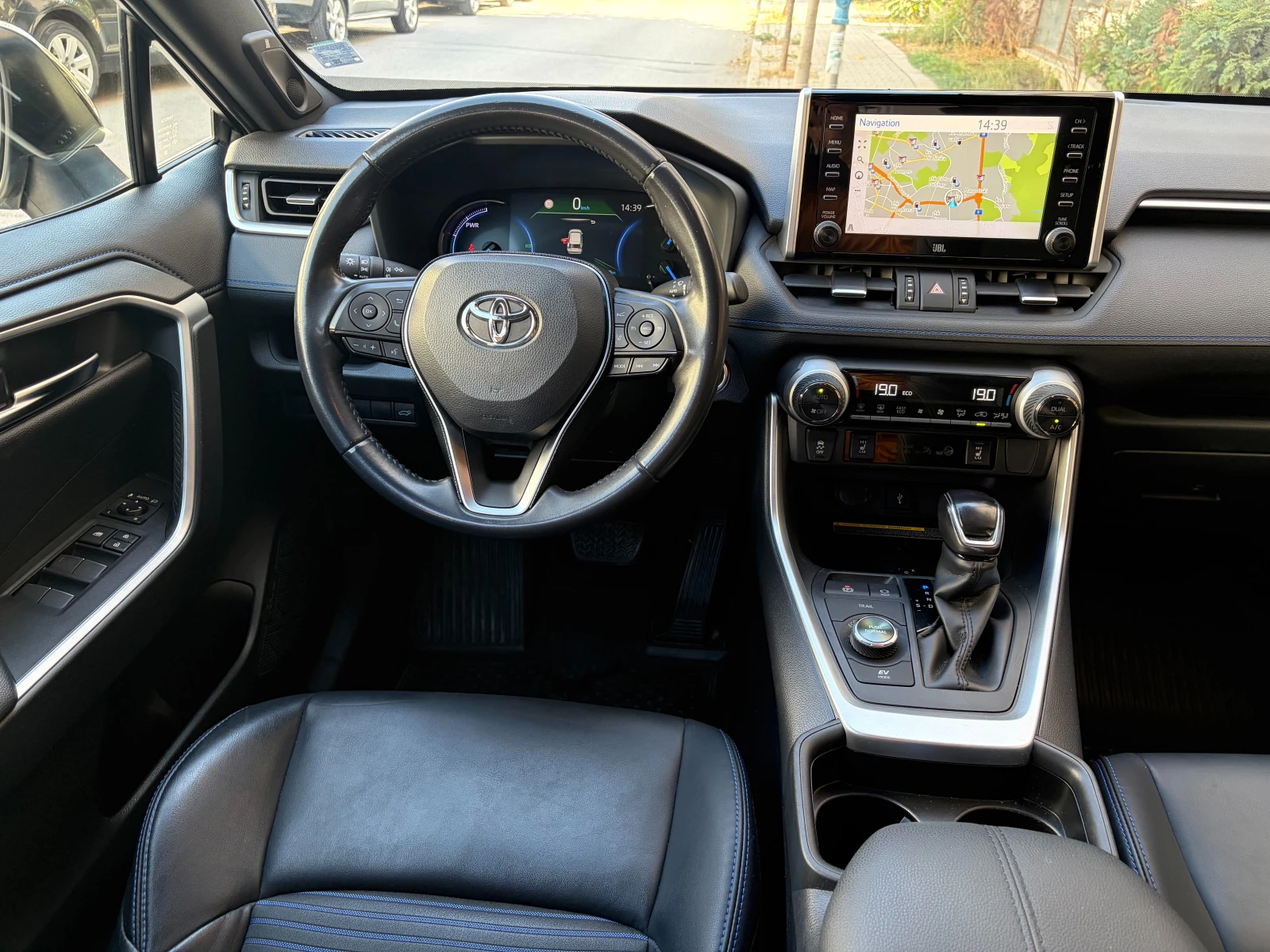 Toyota Rav4 2.5 Hybrid AWD-i Luxury- в Гаранция, снимка 8 - Автомобили и джипове - 56201676