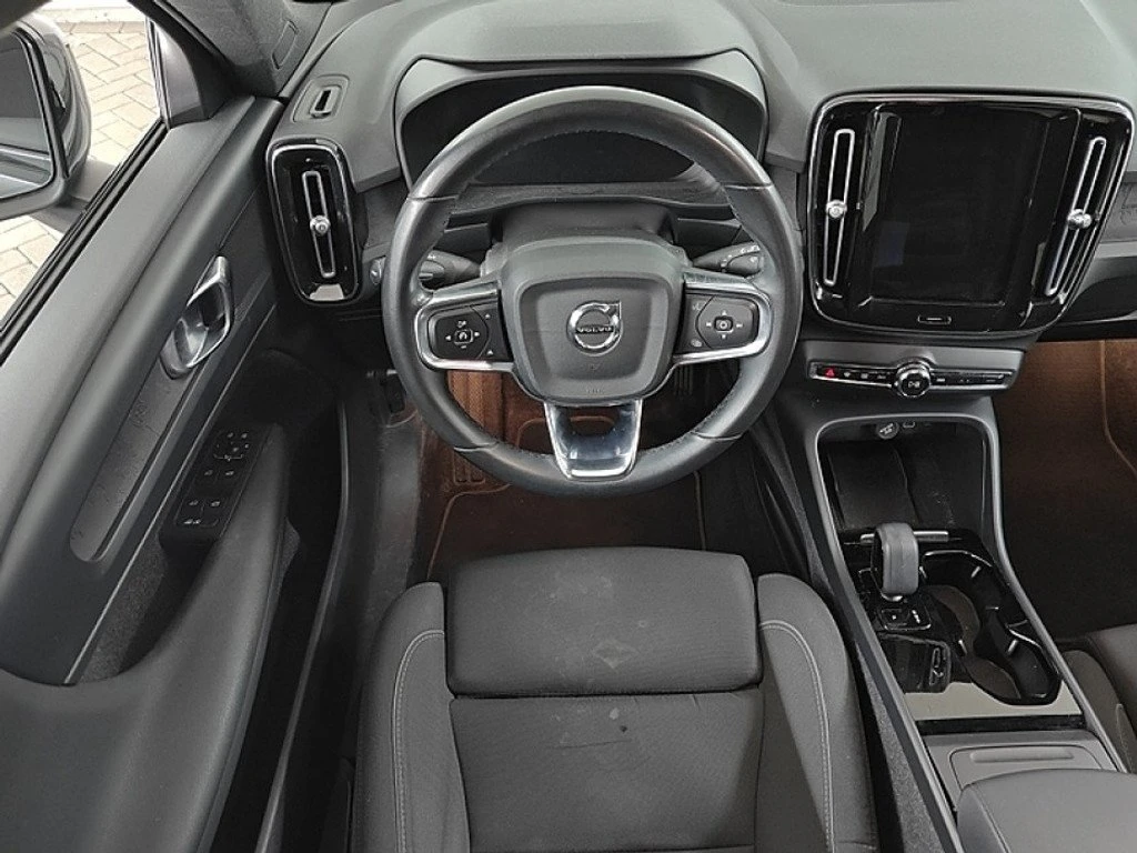 Volvo XC40 Core 69kWh, снимка 6 - Автомобили и джипове - 56625091