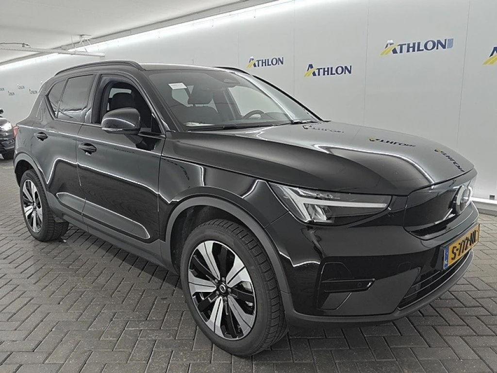 Volvo XC40 Core 69kWh, снимка 2 - Автомобили и джипове - 56625091
