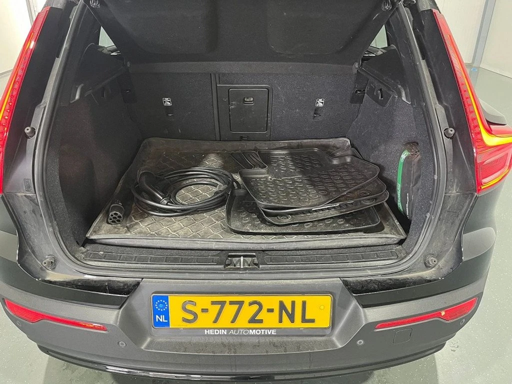 Volvo XC40 Core 69kWh, снимка 7 - Автомобили и джипове - 56625091