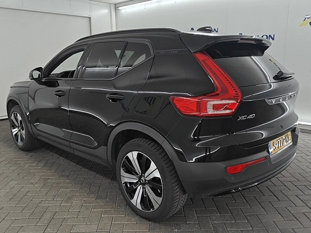 Volvo XC40 Core 69kWh, снимка 4 - Автомобили и джипове - 56625091