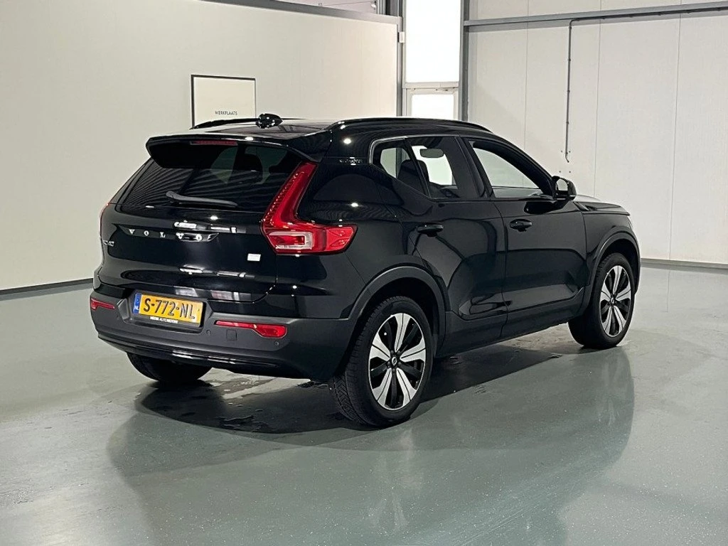 Volvo XC40 Core 69kWh, снимка 3 - Автомобили и джипове - 56625091