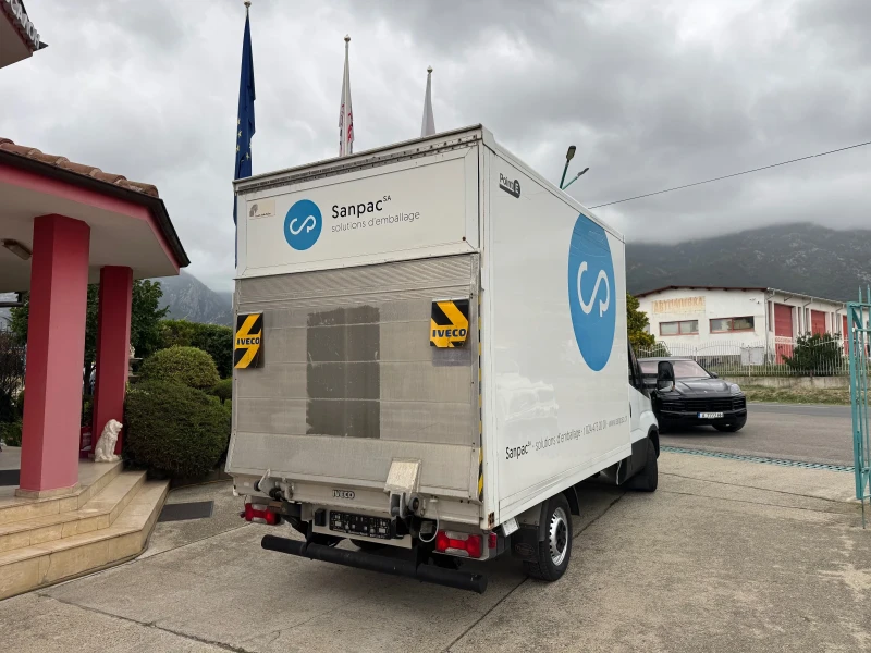 Iveco Daily 3.0HPI* 35S17* Падащ борд* Климатик* 3.60м. фургон, снимка 11 - Бусове и автобуси - 43582578