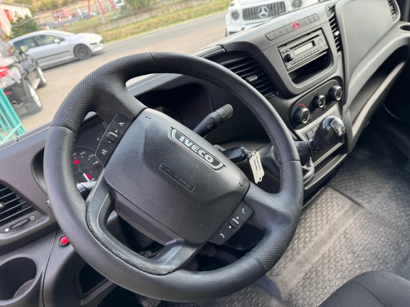 Iveco Daily 3.0HPI* 35S17* Падащ борд* Климатик* 3.60м. фургон, снимка 5 - Бусове и автобуси - 43582578