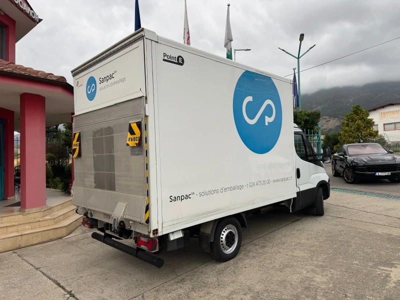 Iveco Daily 3.0HPI* 35S17* Падащ борд* Климатик* 3.60м. фургон, снимка 12 - Бусове и автобуси - 43582578