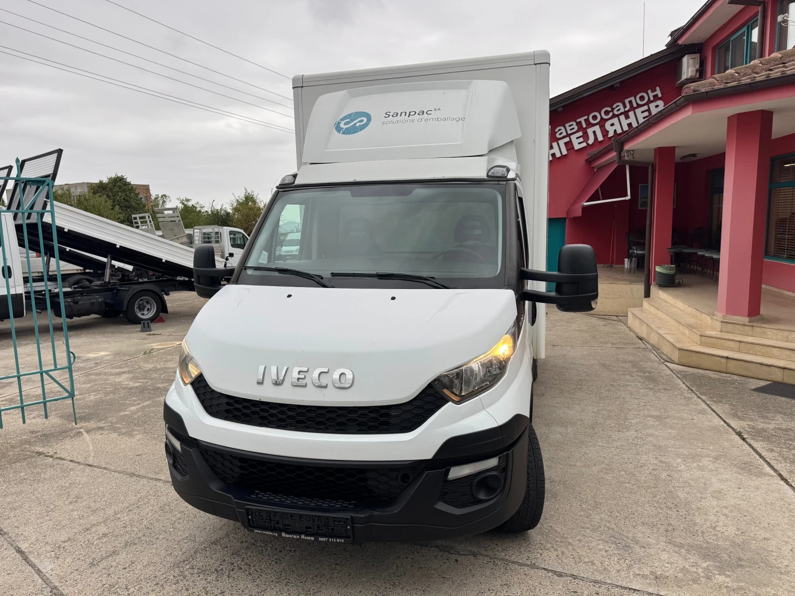 Iveco Daily 3.0HPI* 35S17* Падащ борд* Климатик* 3.60м. фургон - изображение 3