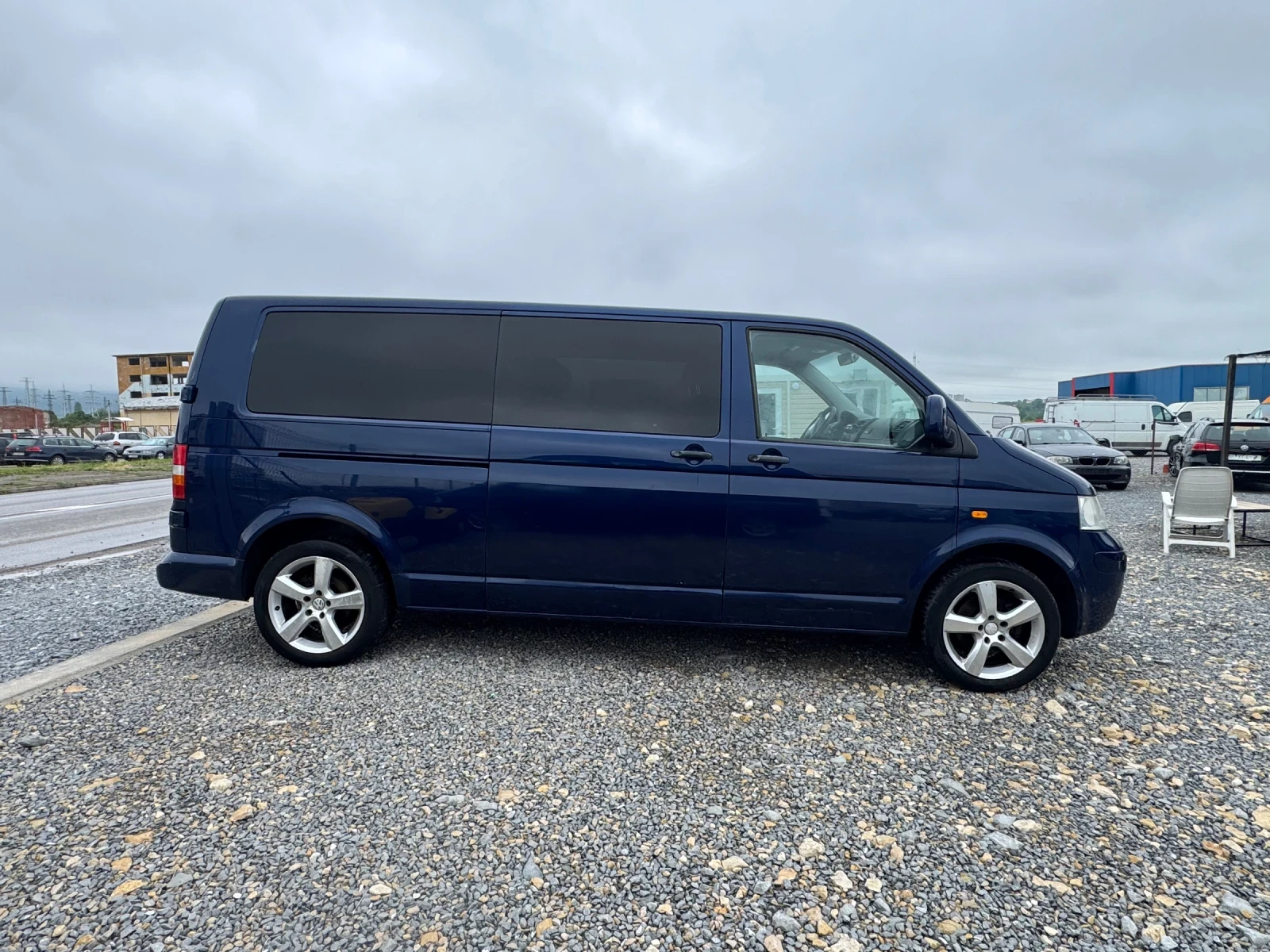 VW Transporter 2.5TDI KLIMATIK MULTIVAN, снимка 4 - Бусове и автобуси - 54638659