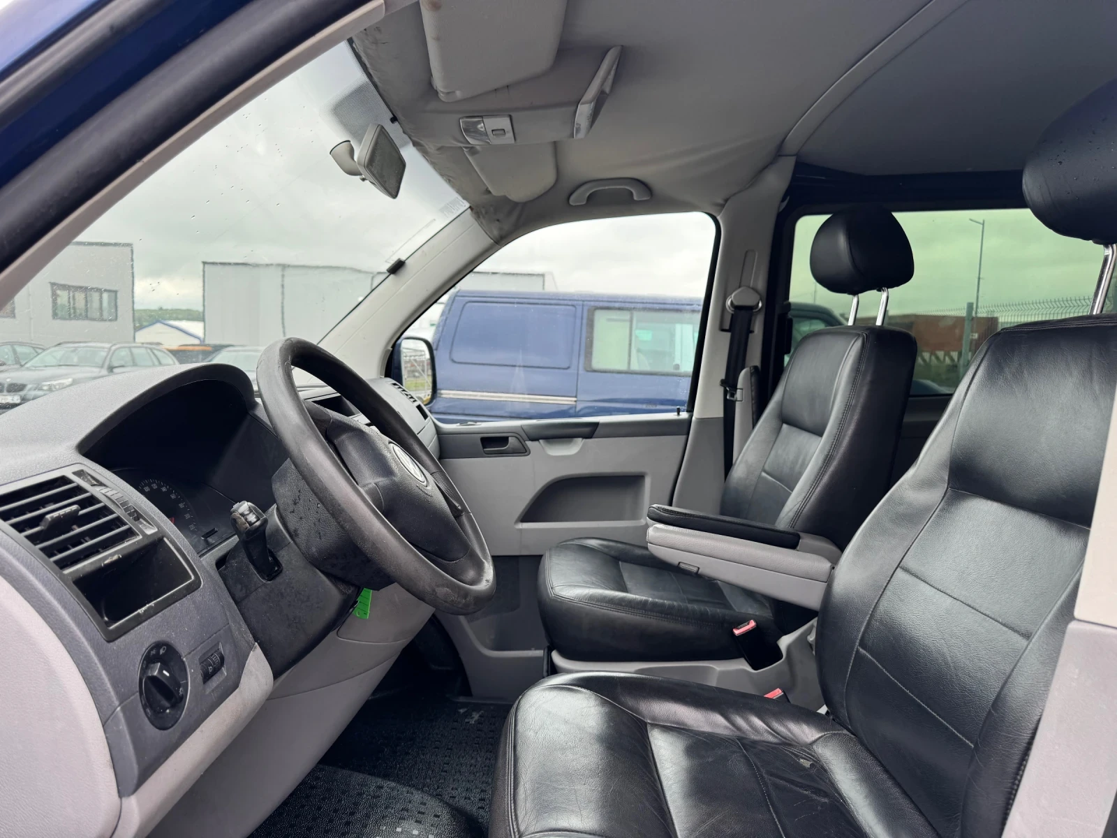 VW Transporter 2.5TDI KLIMATIK MULTIVAN, снимка 14 - Бусове и автобуси - 54638659