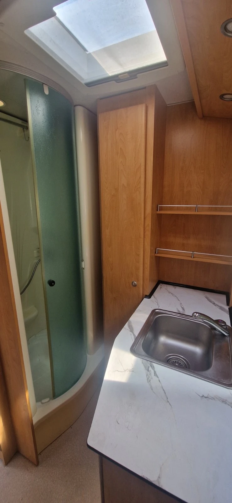 Каравана Caravelair Hermitage 522, снимка 11 - Каравани и кемпери - 55359282
