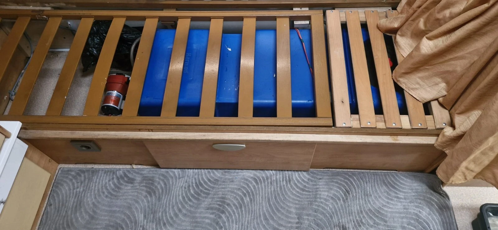Каравана Caravelair Hermitage 522, снимка 6 - Каравани и кемпери - 55359282