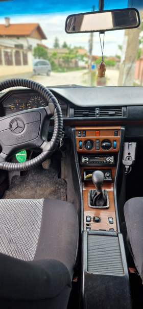 Mercedes-Benz E 250 2.5 d 113 hp, снимка 6 - Автомобили и джипове - 45568150