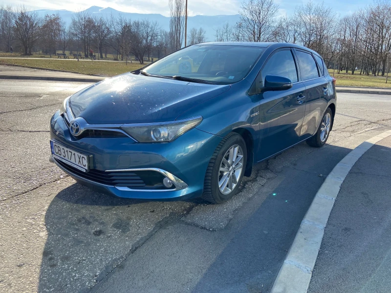 Toyota Auris 1.8 Hybrid ( в гаранция), снимка 1 - Автомобили и джипове - 48693936