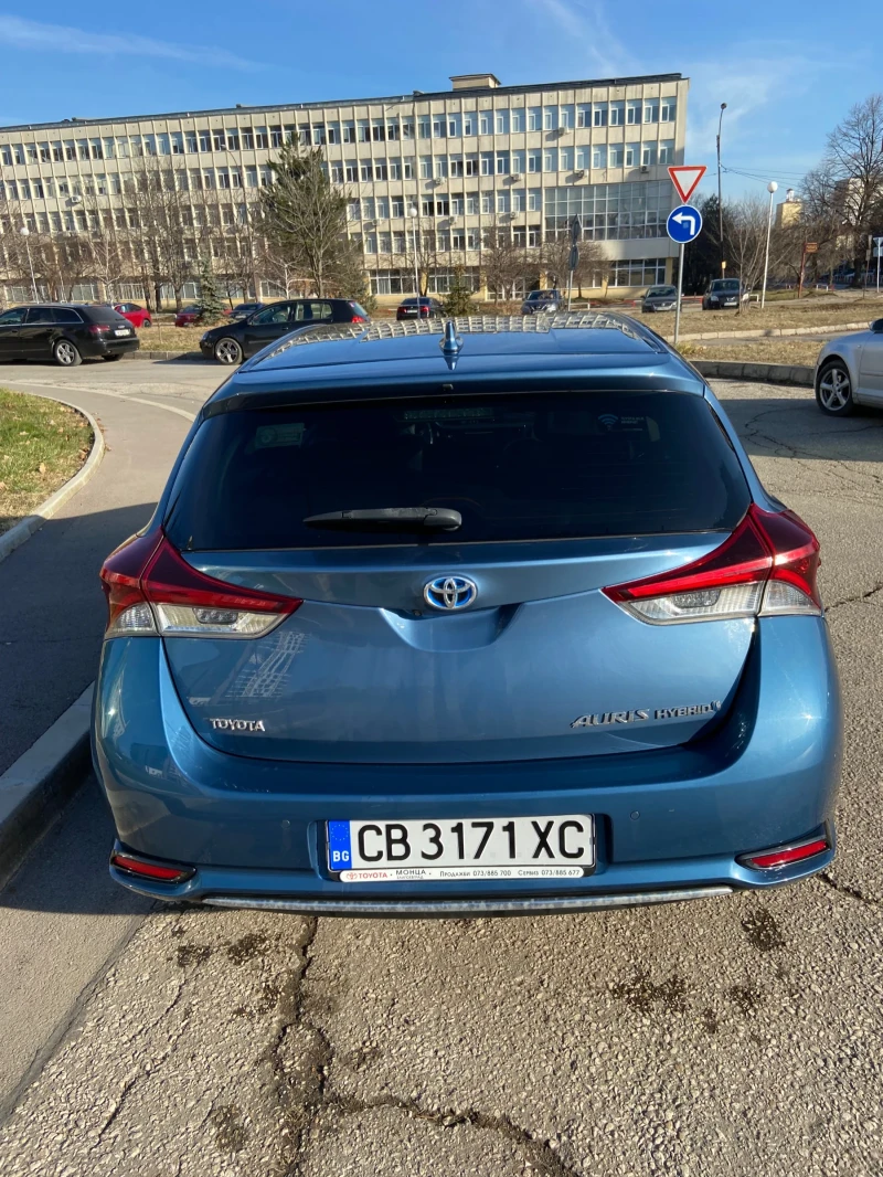 Toyota Auris 1.8 Hybrid ( в гаранция), снимка 4 - Автомобили и джипове - 48693936