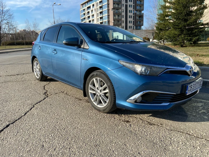 Toyota Auris 1.8 Hybrid ( в гаранция), снимка 2 - Автомобили и джипове - 48693936