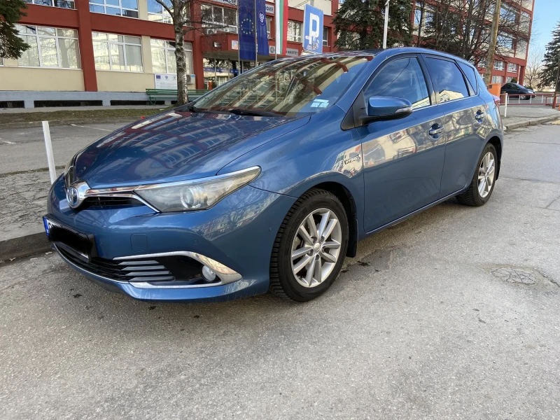 Toyota Auris 1.8 Hybrid ( в гаранция), снимка 2 - Автомобили и джипове - 48693936