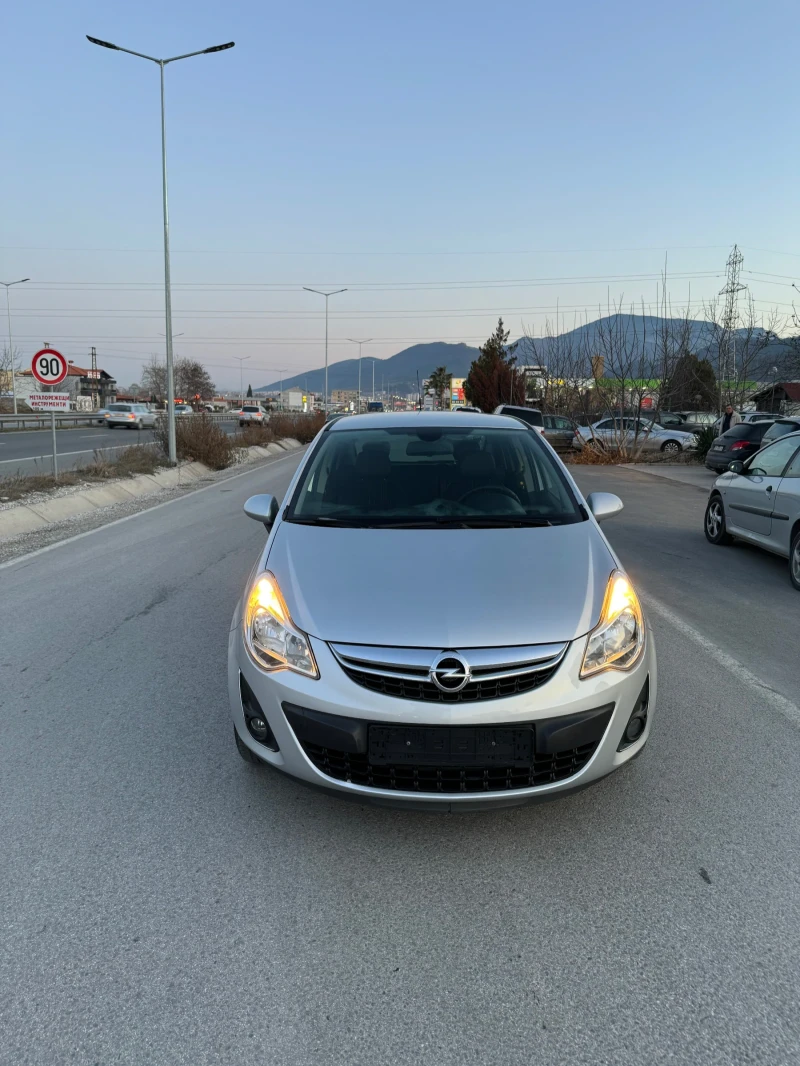 Opel Corsa 1.4, снимка 2 - Автомобили и джипове - 49150332