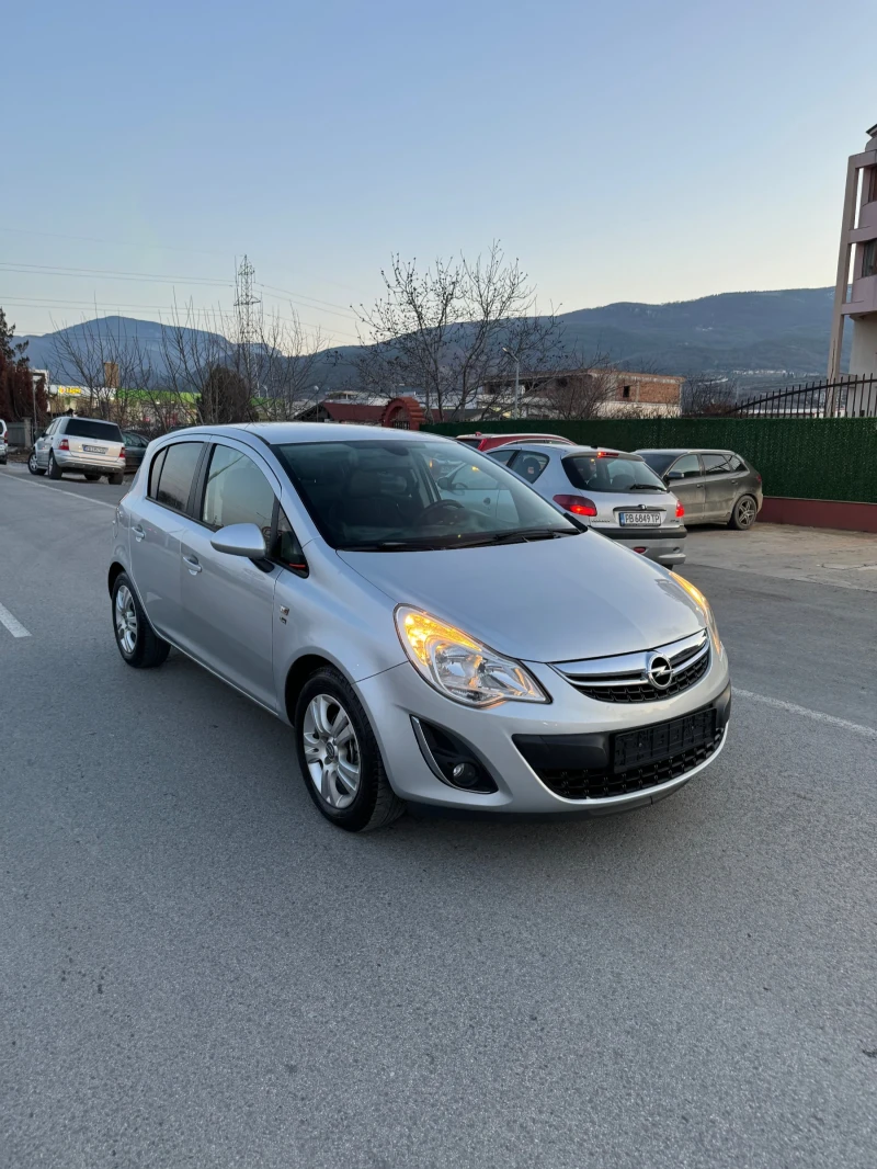 Opel Corsa 1.4, снимка 3 - Автомобили и джипове - 49572388