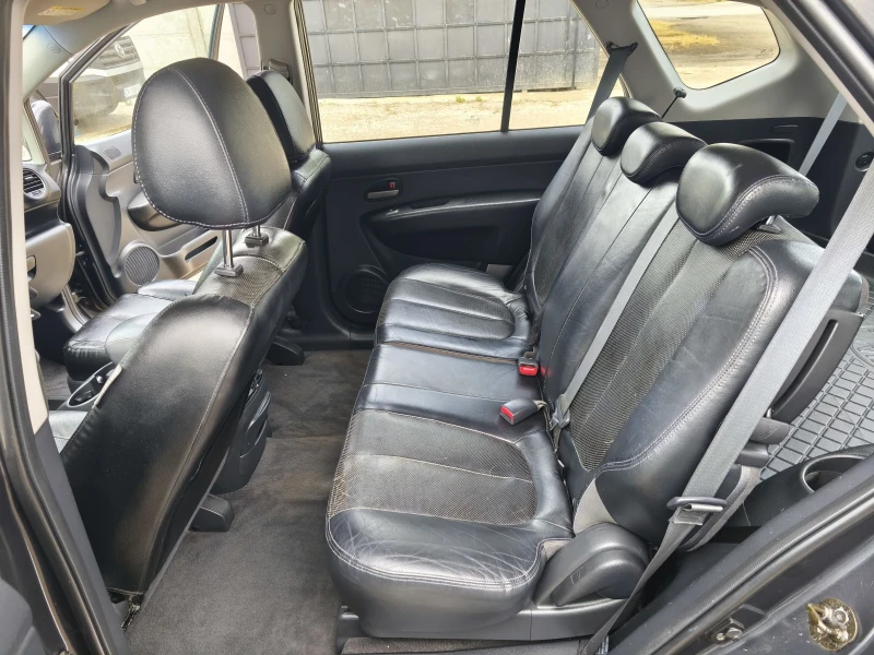 Kia Carens 2.0 crdi 7 места, снимка 13 - Автомобили и джипове - 52047690
