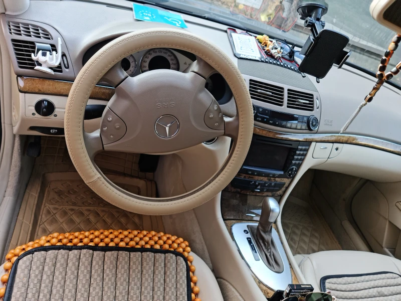Mercedes-Benz E 280, снимка 11 - Автомобили и джипове - 52486692