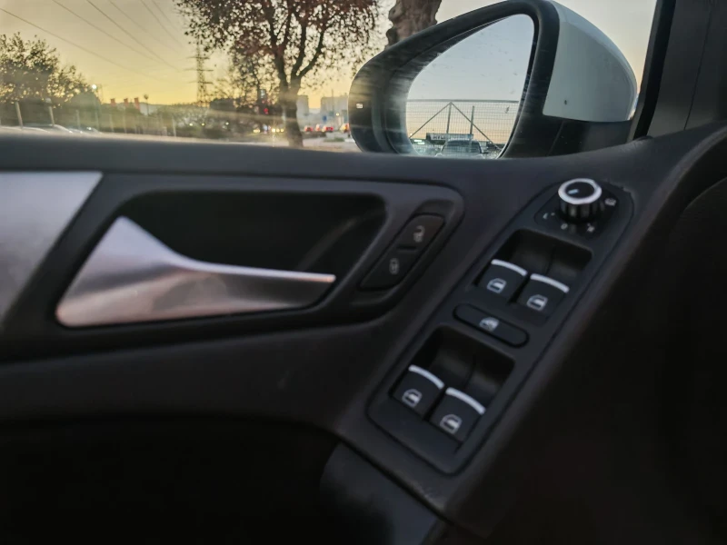 VW Golf 2.0 ДИЗЕЛ 110 К.С HIGHLINE! УНИКАТ! , снимка 9 - Автомобили и джипове - 52417992