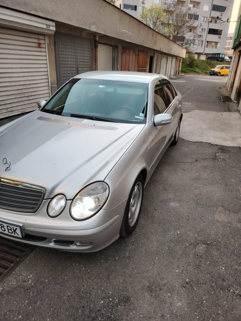 Mercedes-Benz E 200, снимка 3 - Автомобили и джипове - 52718035