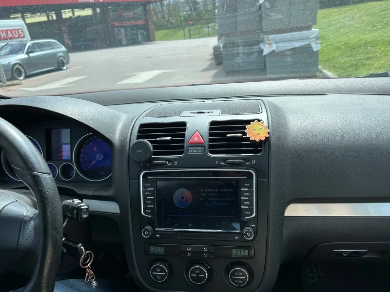 VW Golf 2.0 GTI отличен, снимка 9 - Автомобили и джипове - 52903940