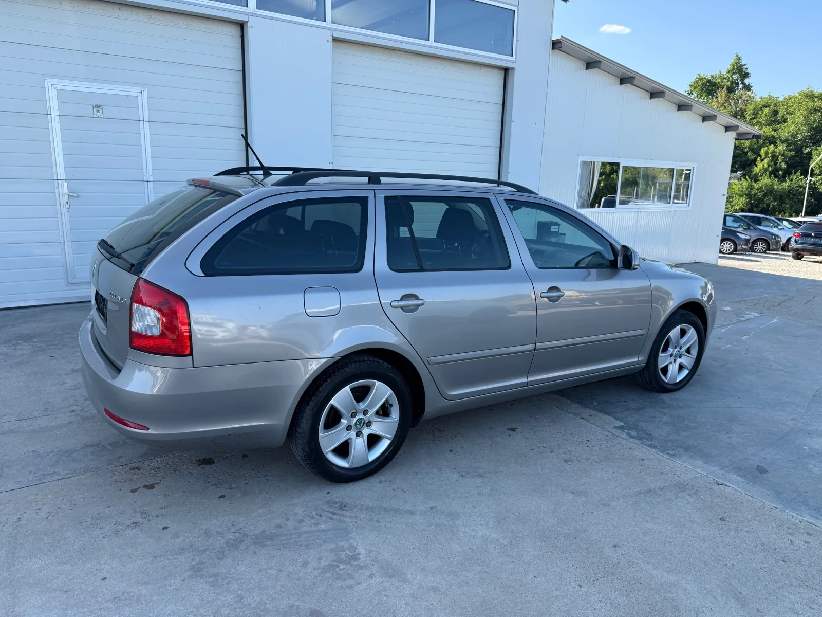 Skoda Octavia 1.6tdi 105k.c * DSG* UNIKAT*  | Mobile.bg   13