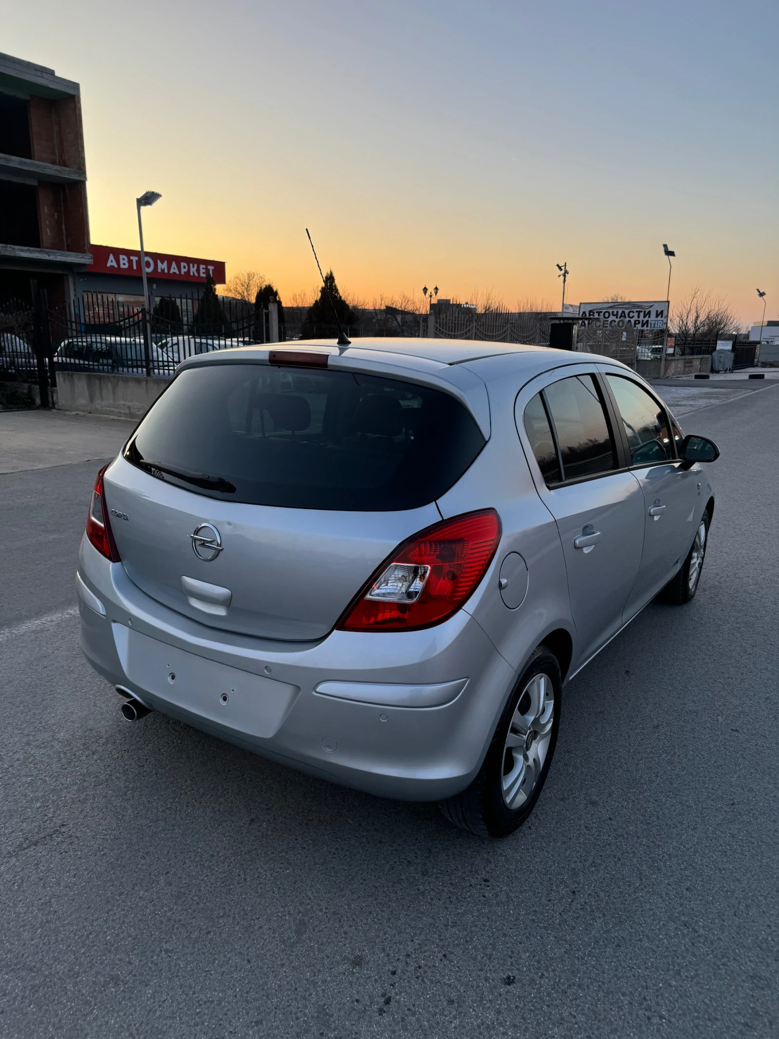 Opel Corsa 1.4 - изображение 4