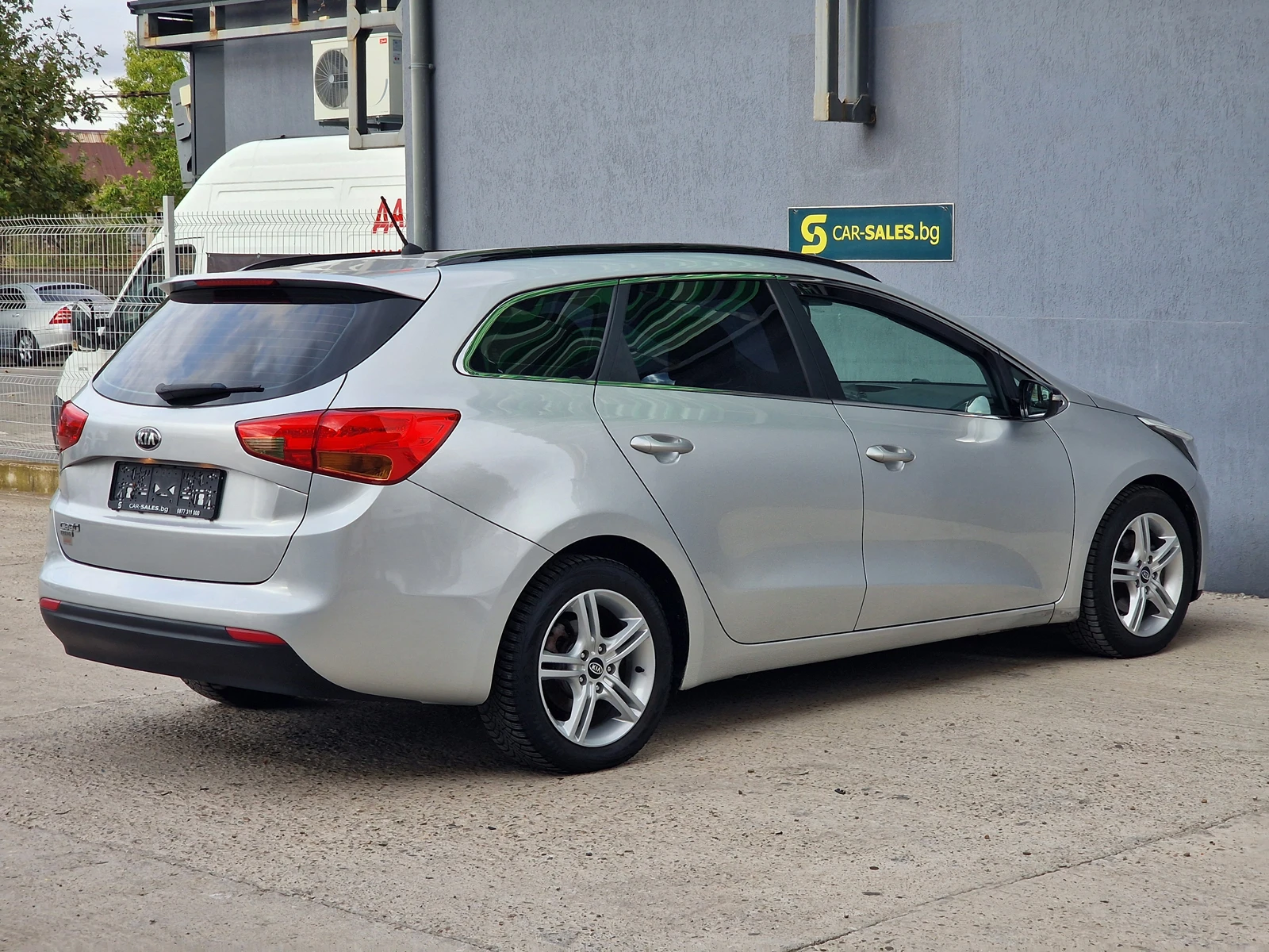 Kia Ceed 1.6 Автоматик - изображение 8