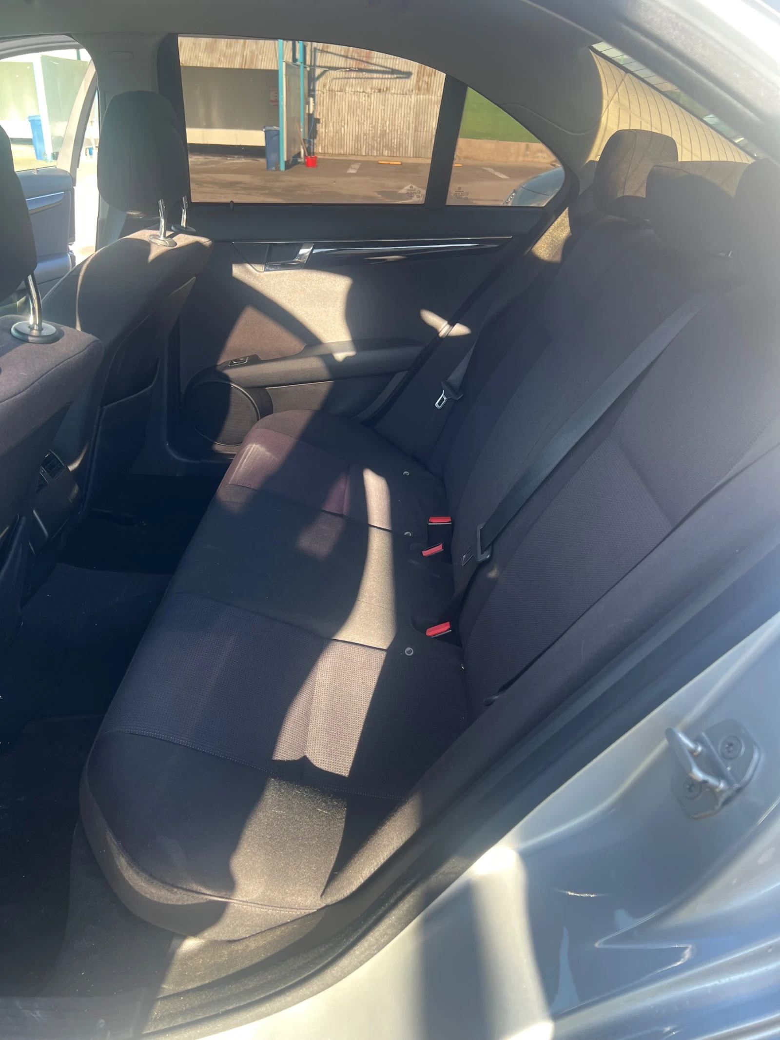 Mercedes-Benz C 220, снимка 11 - Автомобили и джипове - 54051083