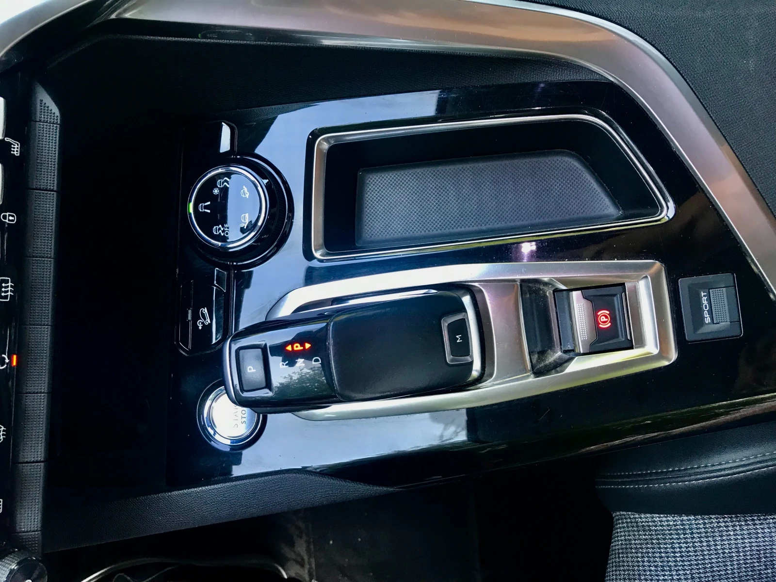 Peugeot 3008 ALLURE, снимка 7 - Автомобили и джипове - 54112141