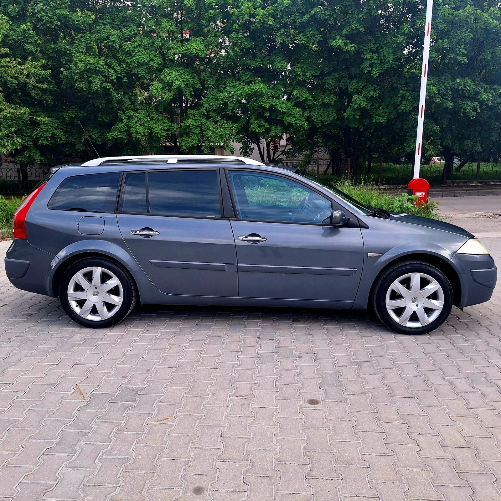 Renault Megane, снимка 4 - Автомобили и джипове - 54609872