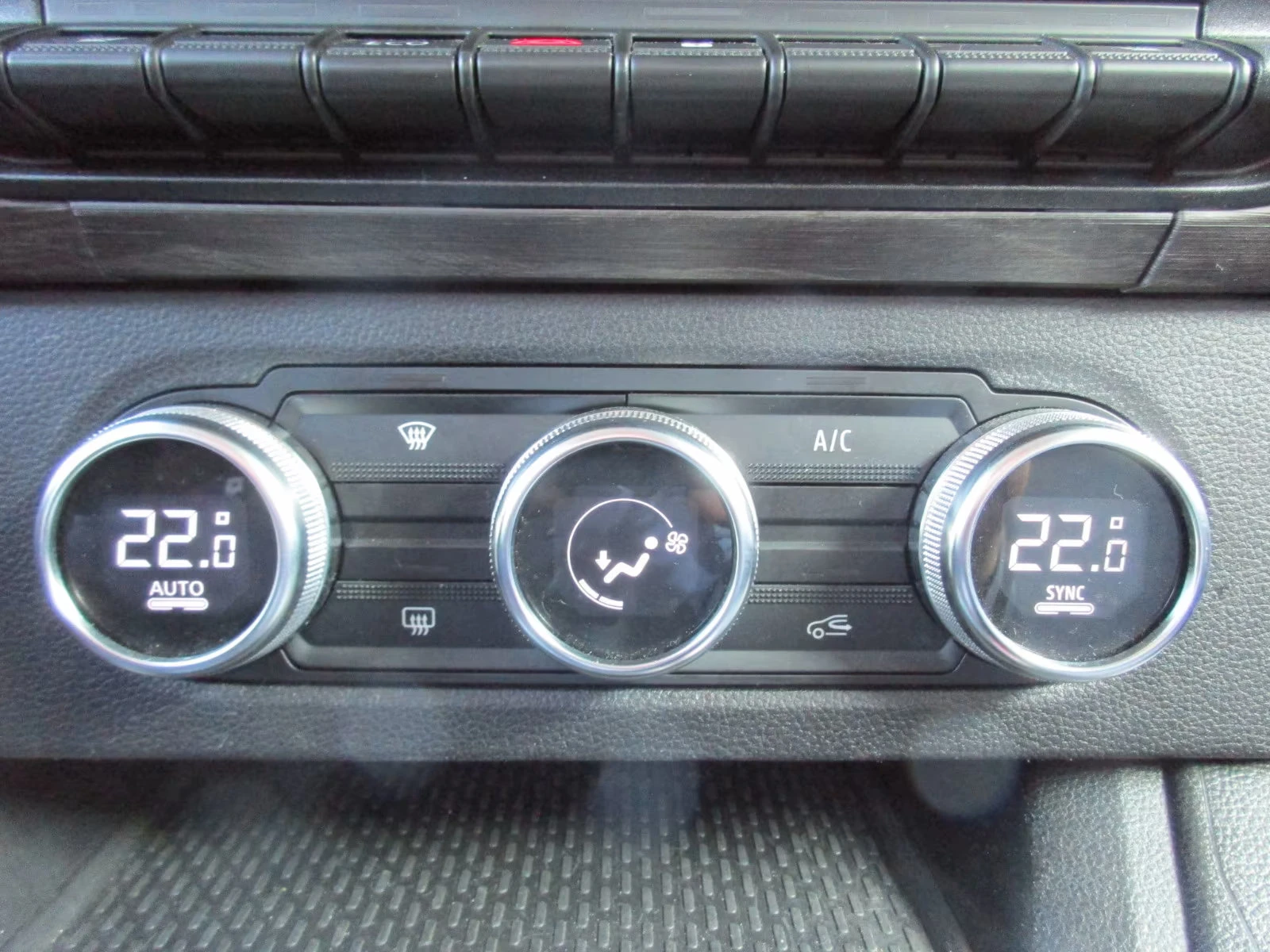Renault Kangoo E-TECH/122HP/СЕРТИФИКАТ/TECHNO/CAM/ACC/H.PUMP/408q, снимка 11 - Автомобили и джипове - 54917021