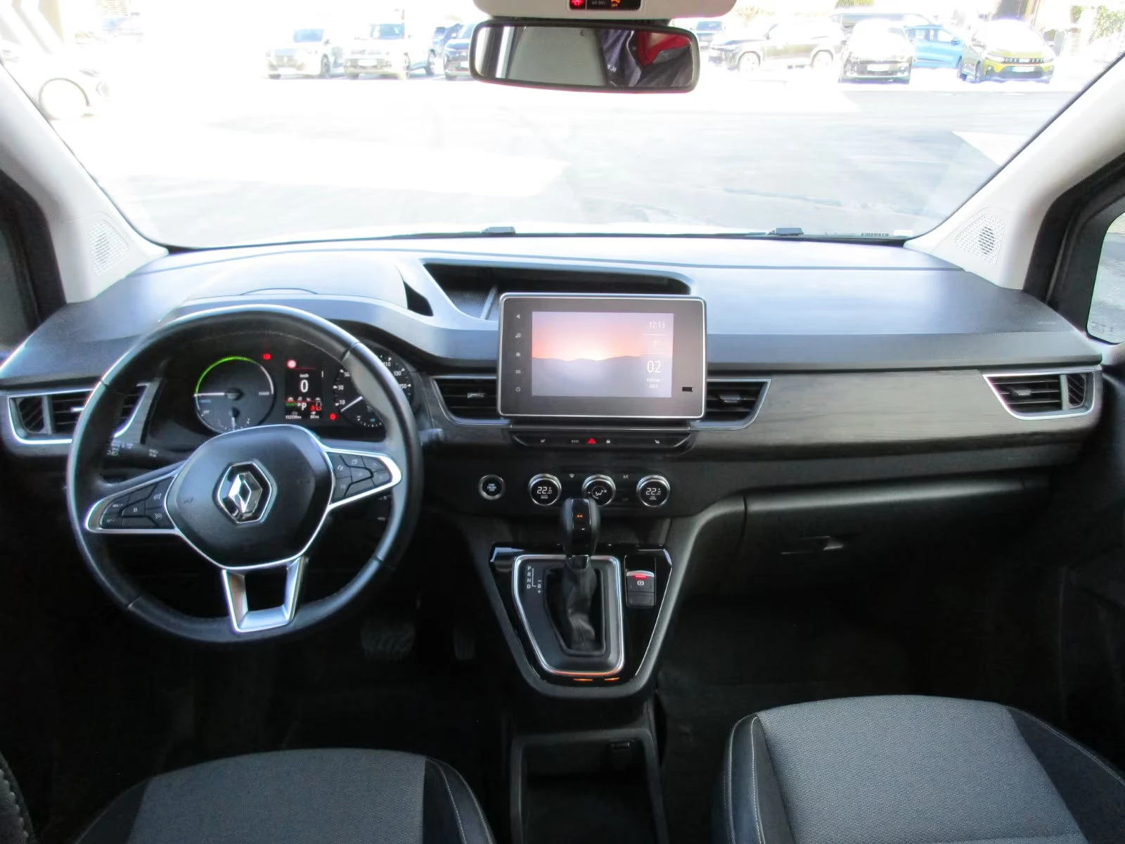 Renault Kangoo E-TECH/122HP/СЕРТИФИКАТ/TECHNO/CAM/ACC/H.PUMP/408q, снимка 6 - Автомобили и джипове - 54917021