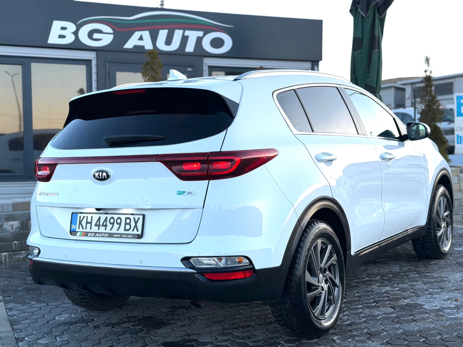 Kia Sportage * * 73 ХИЛЯДИ* * ECO GPL* NAVI* CAMERA* ИТАЛИЯ*  - изображение 4