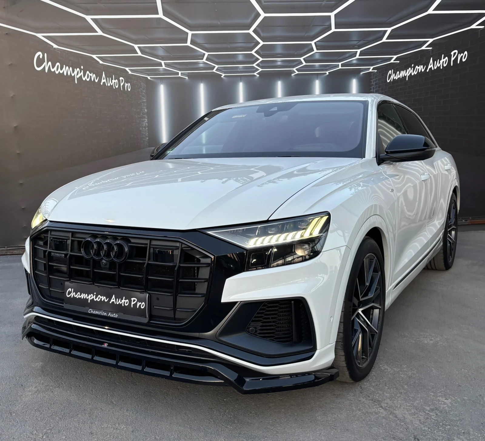 Audi Q8 50 TDI Matrix 3xS-Line Full - изображение 2