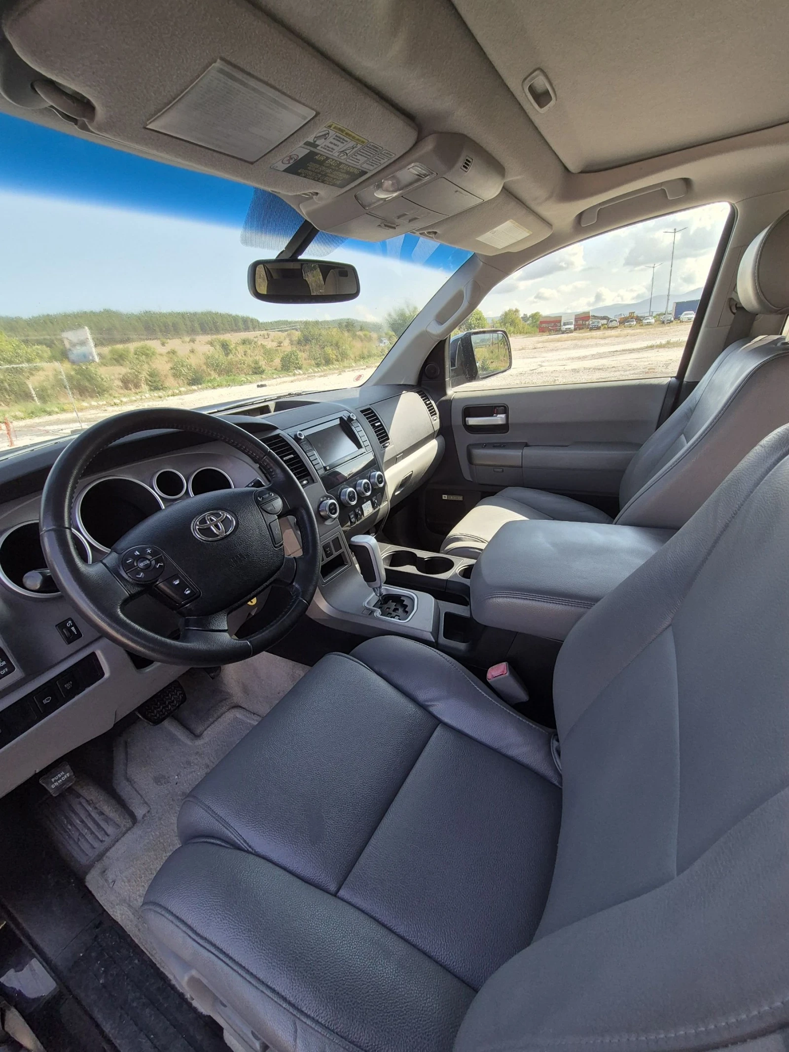 Toyota Sequoia 5.7 - изображение 10