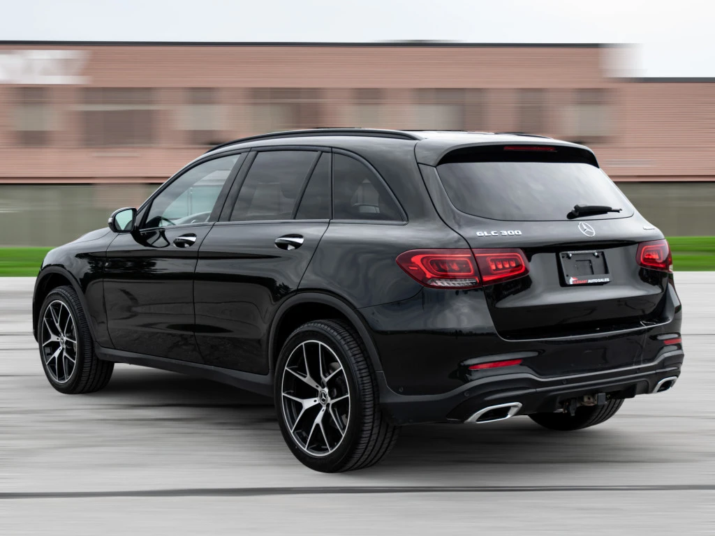 Mercedes-Benz GLC 300 4Matic 9G * AMG Line* * PANO*  - изображение 4