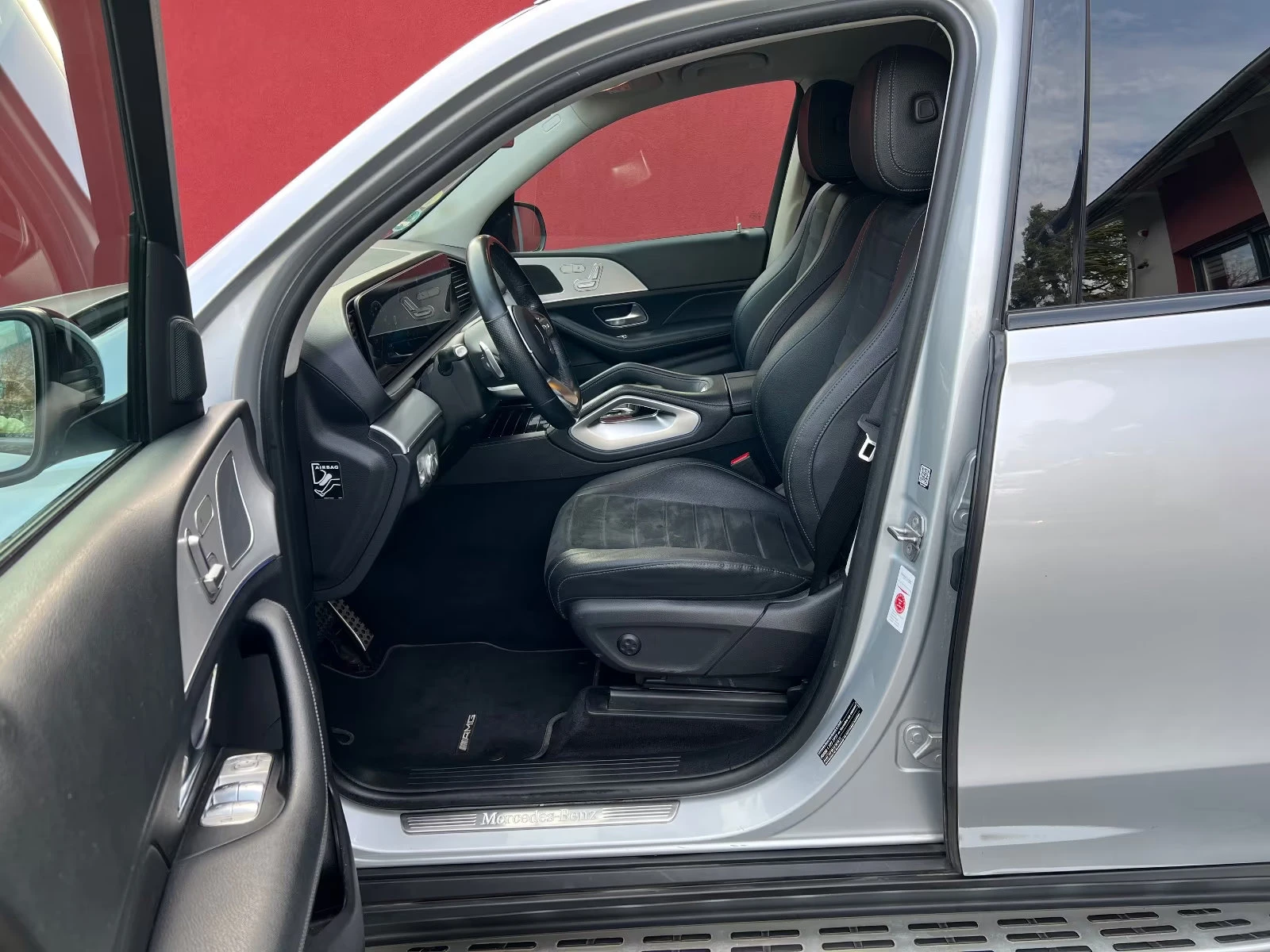 Mercedes-Benz GLE 350 d/4MATIC/272HP/AMG/NIGHT/CAM/NAVI/ACC/AHK/963g, снимка 7 - Автомобили и джипове - 53916161