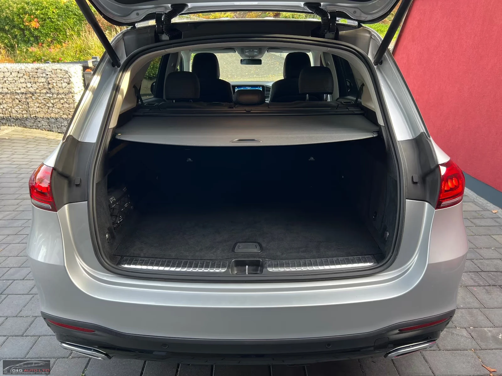 Mercedes-Benz GLE 350 d/4MATIC/272HP/AMG/NIGHT/CAM/NAVI/ACC/AHK/963g, снимка 6 - Автомобили и джипове - 53916161