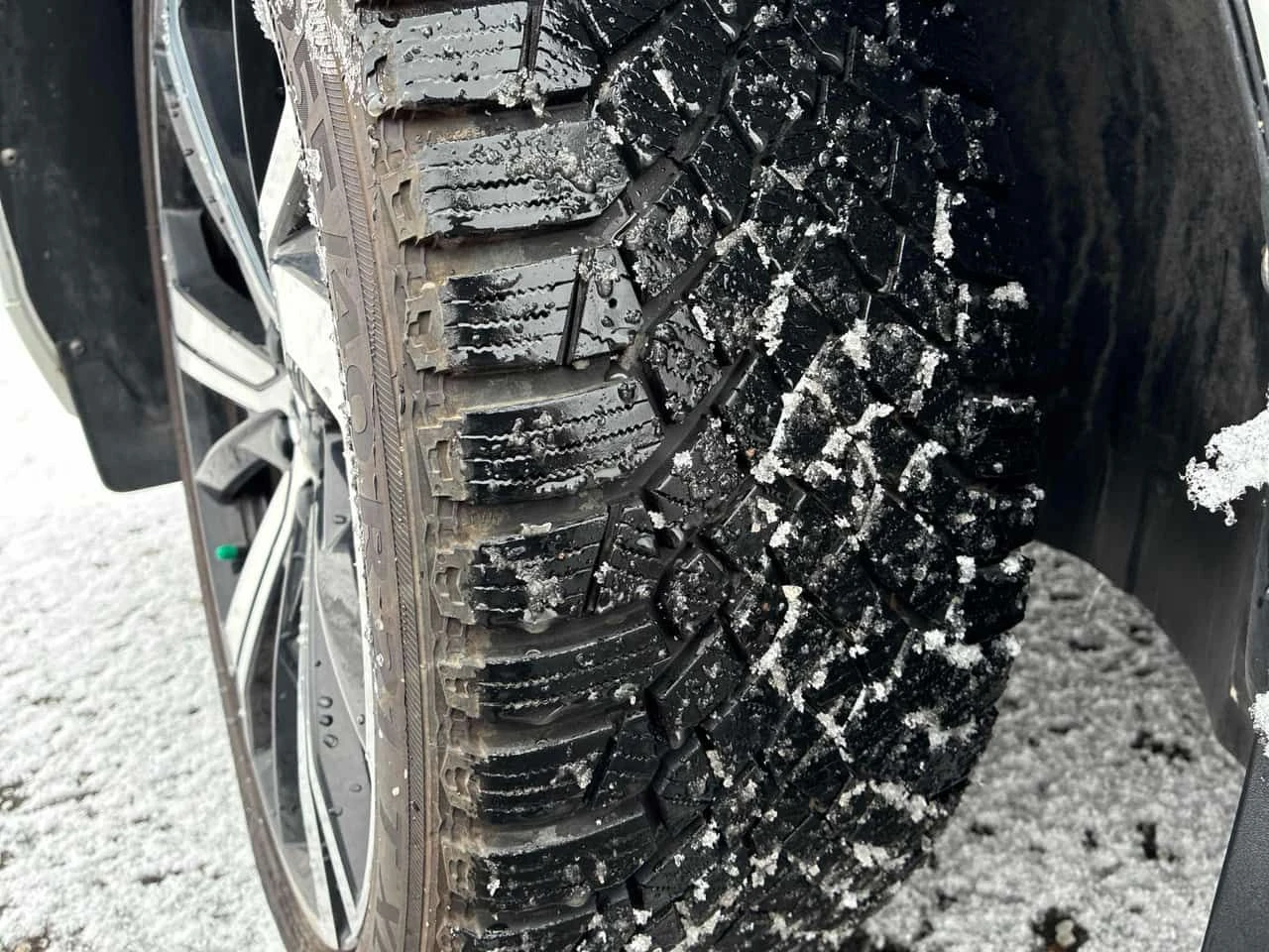 Volvo XC60 * R Design * ПАНОРАМА* KEYLESS* + ГУМИ * , снимка 17 - Автомобили и джипове - 53916576