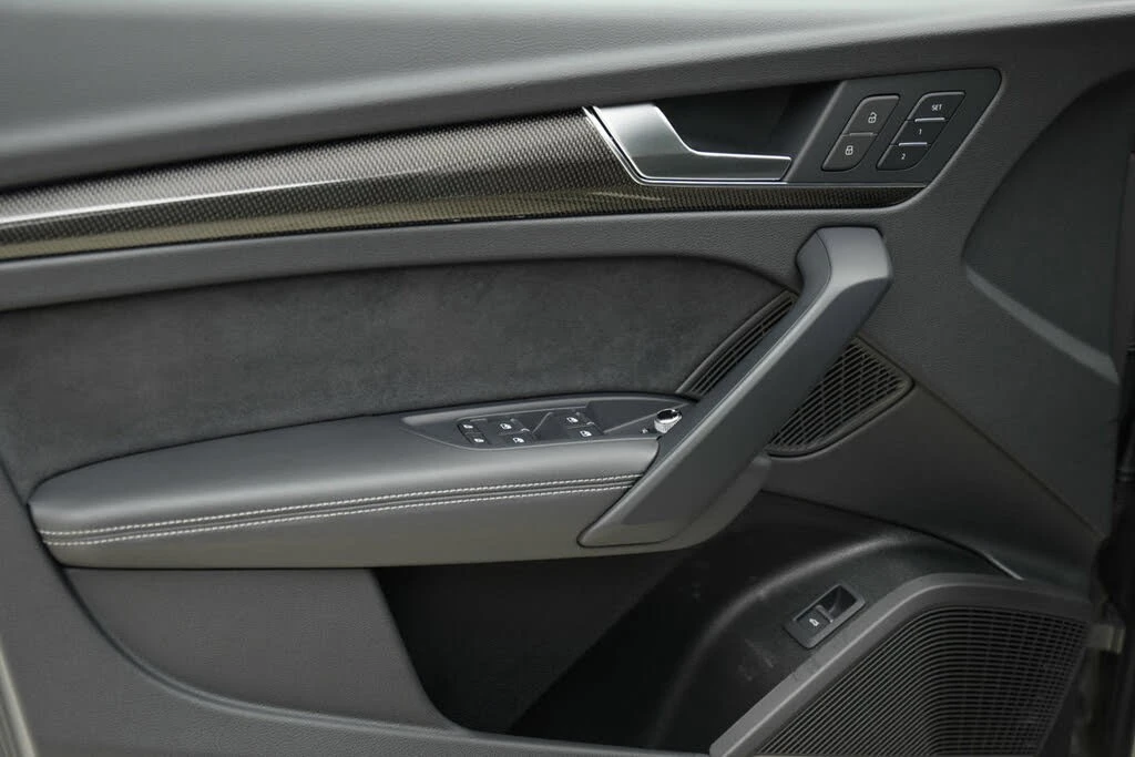 Audi SQ5 Technik * ТОП Оборудване * АвтоКредит* (ЦЕНА ДО БГ, снимка 7 - Автомобили и джипове - 54129084