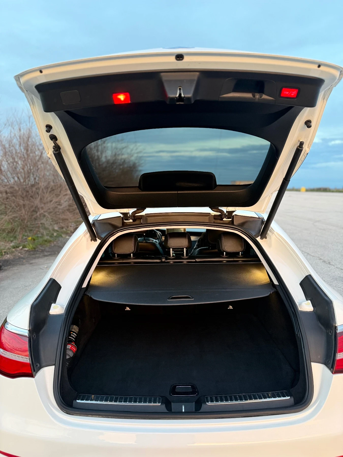 Mercedes-Benz GLC 250 COUPE/4-Matic/360-Camera, снимка 8 - Автомобили и джипове - 54131028