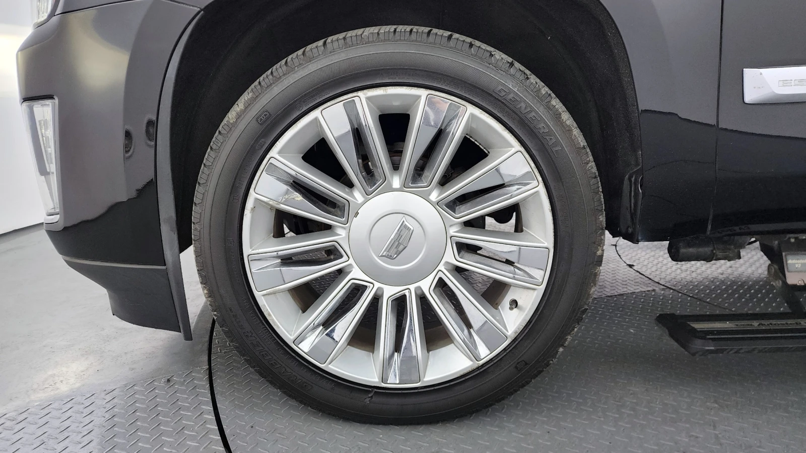 Cadillac Escalade, снимка 5 - Автомобили и джипове - 55527569