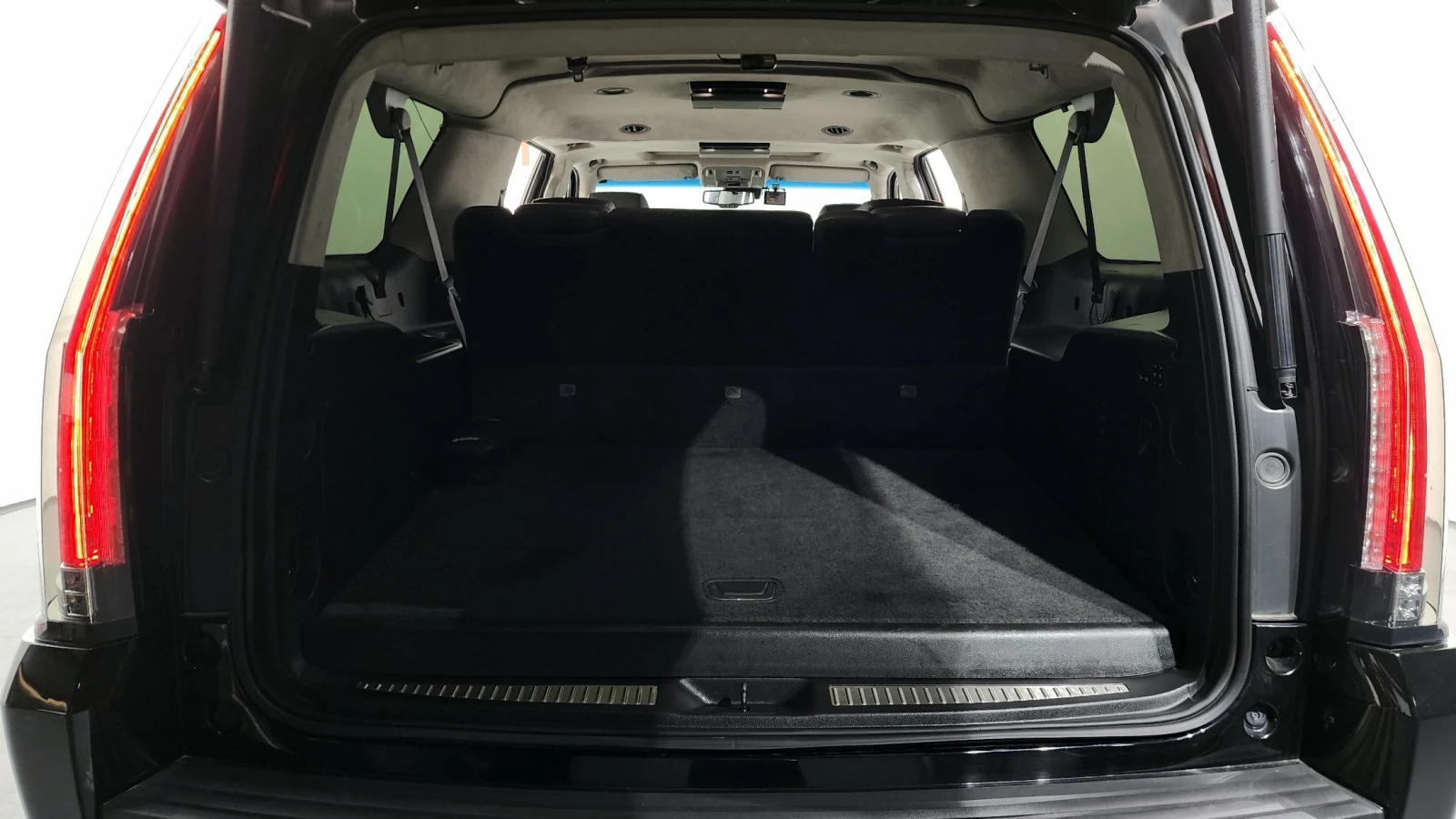 Cadillac Escalade, снимка 16 - Автомобили и джипове - 55527569
