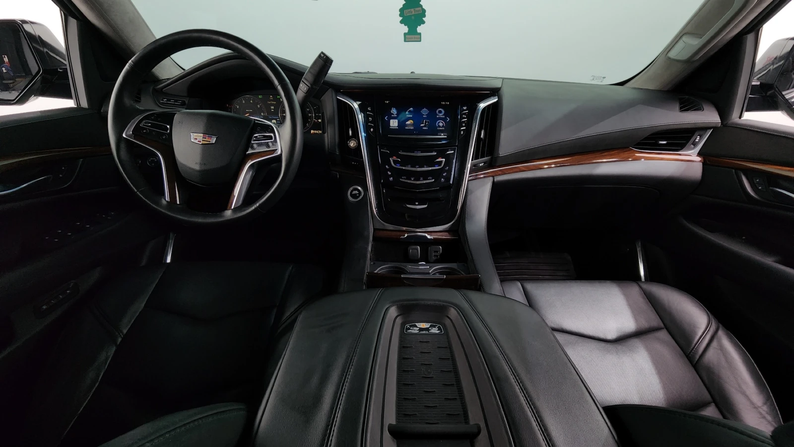 Cadillac Escalade, снимка 8 - Автомобили и джипове - 55527569